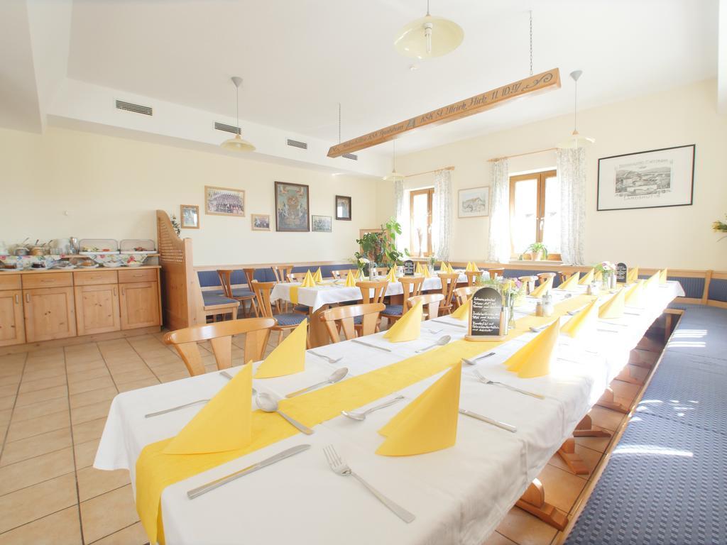 Отель Wirtshaus Zur Bina Фильсбибург Экстерьер фото